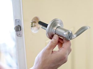 installing a door knob