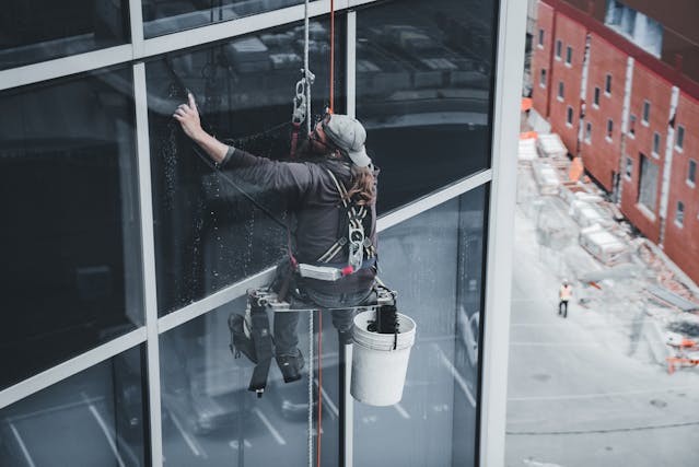 Methods for High-Rise Window Cleaning Explained
