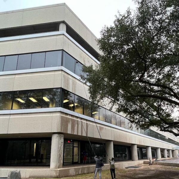Commercial window cleaning Piney Point Village