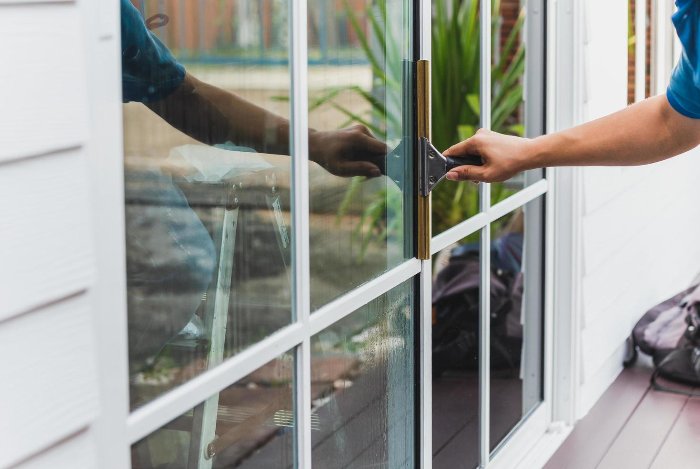 How to Safely Clean Your Windows Without Damaging Screens or Frames