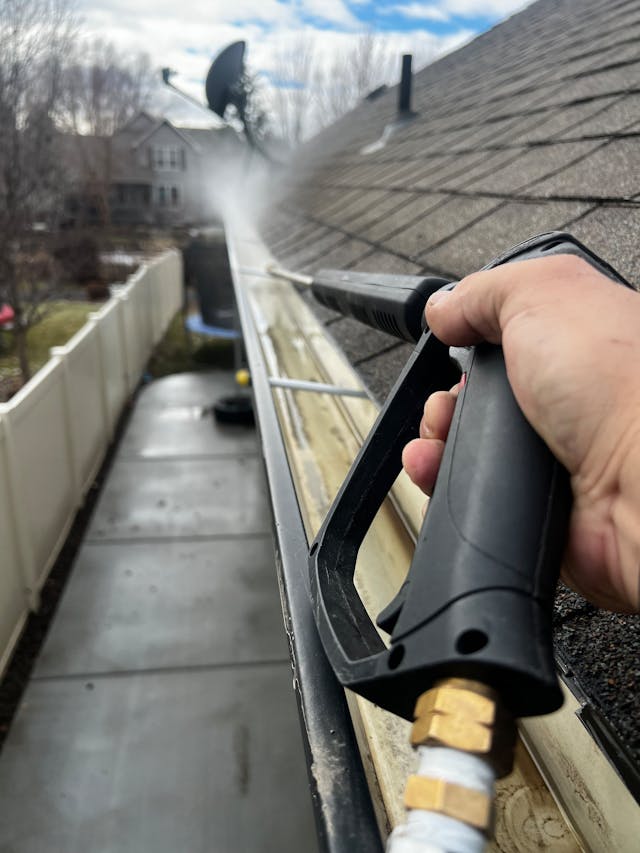Professional vs. DIY Gutter Cleaning: Which Is Best? 